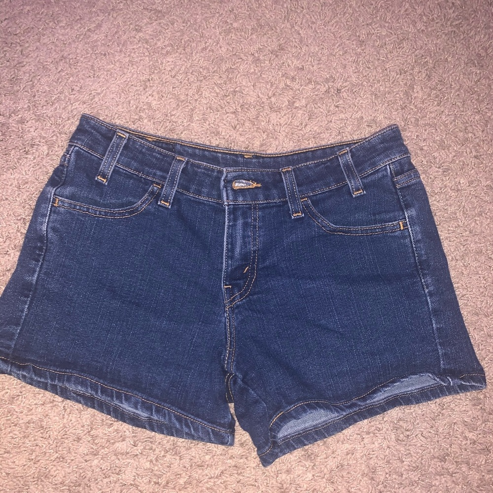 DENIM LEVI’S SHORTS